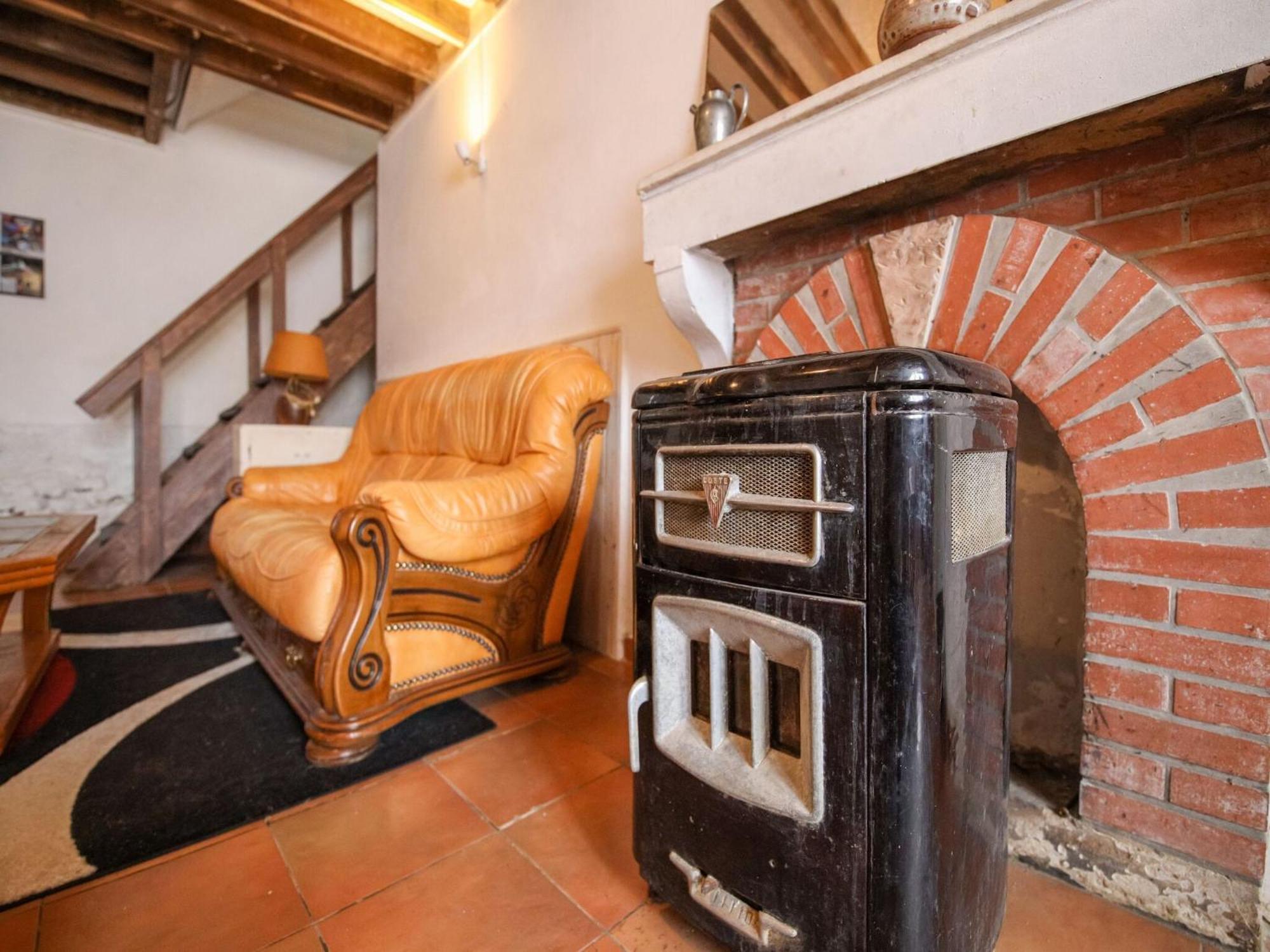 Traditional Holiday Home In Brinon Sur Beuvron Экстерьер фото