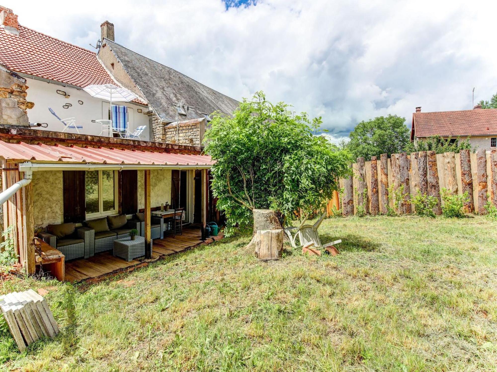 Traditional Holiday Home In Brinon Sur Beuvron Экстерьер фото