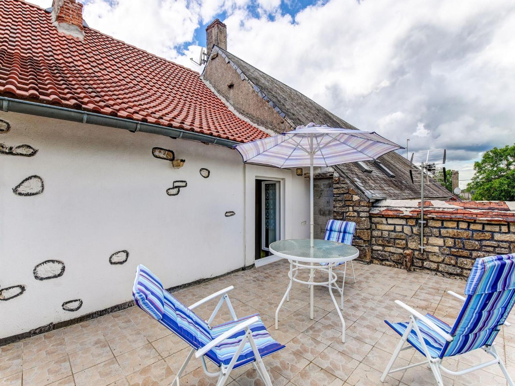 Traditional Holiday Home In Brinon Sur Beuvron Экстерьер фото